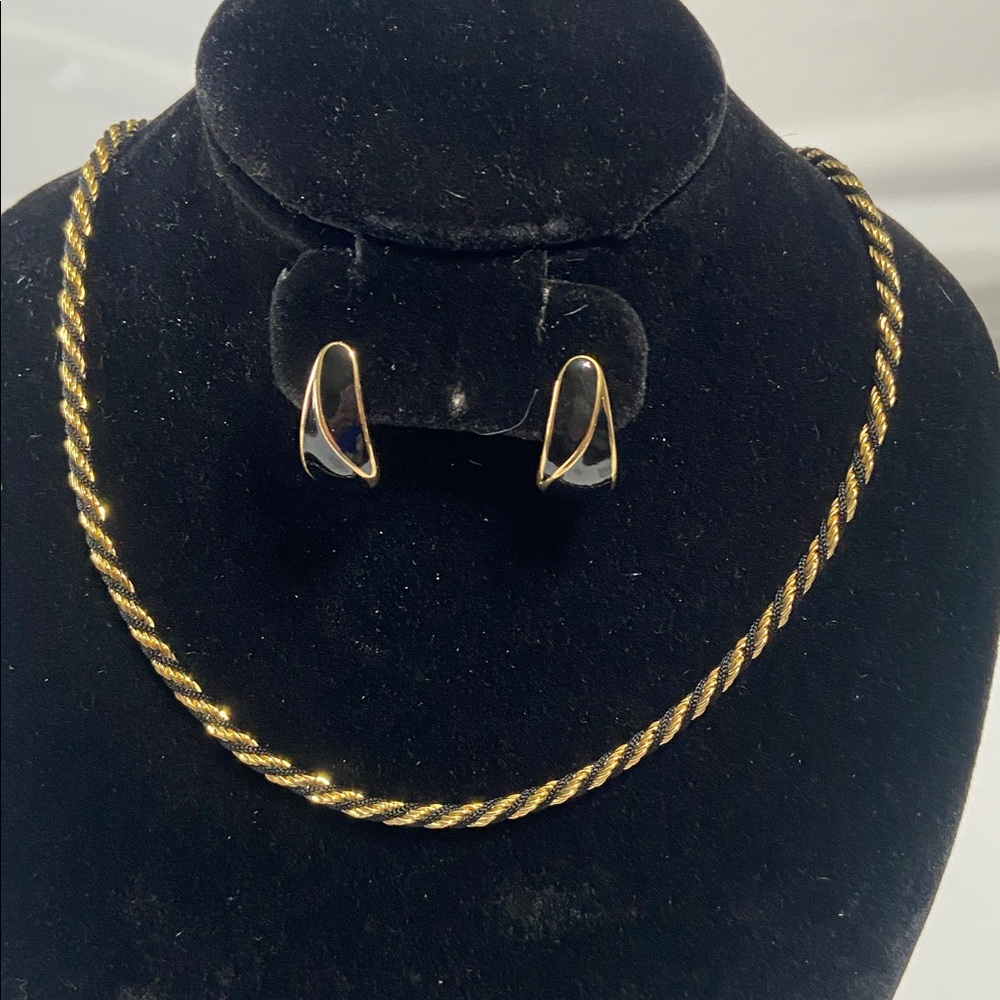 Trifari 24” Twisted Rope Chain Necklace and Matching Earring Set Black and Gold